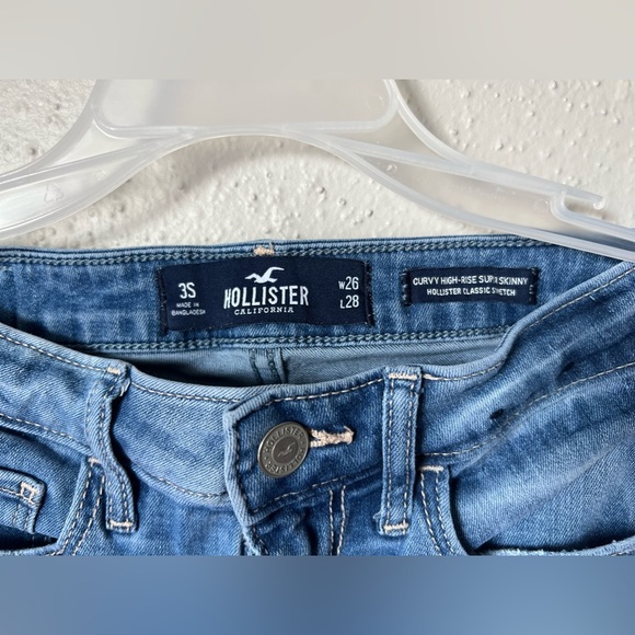 Hollister Curvy High-Rise Super Skinny
Jeans Size 3S Classic Stretch Denim
Blue - Picture 3 of 5